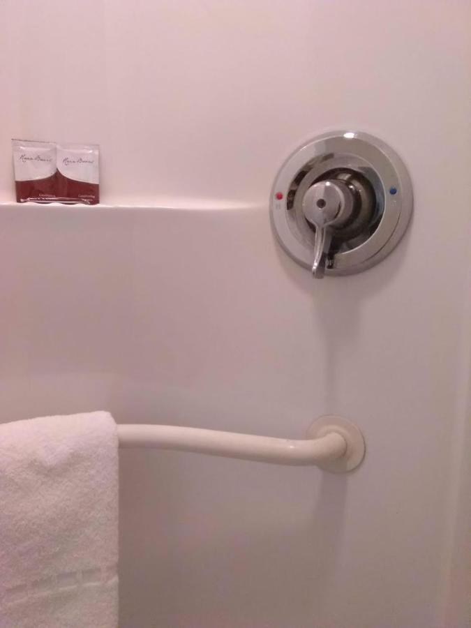 Red Carpet Inn Louisville North -Jeffersonville In Екстер'єр фото