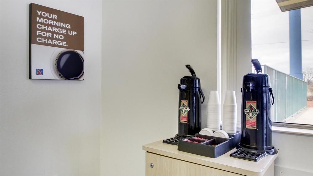 Red Carpet Inn Louisville North -Jeffersonville In Екстер'єр фото